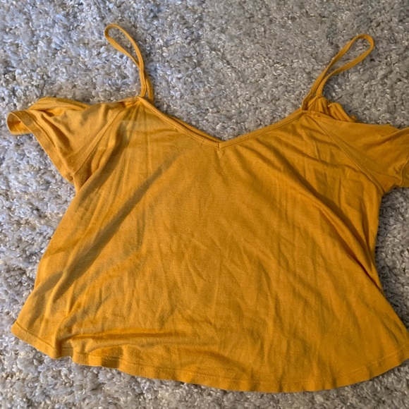 Cold Shoulder top - Picture 2 of 4